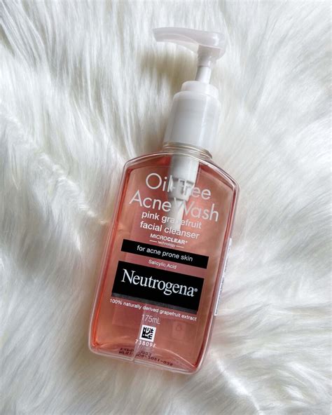 neutrogena grapefruit cleanser review